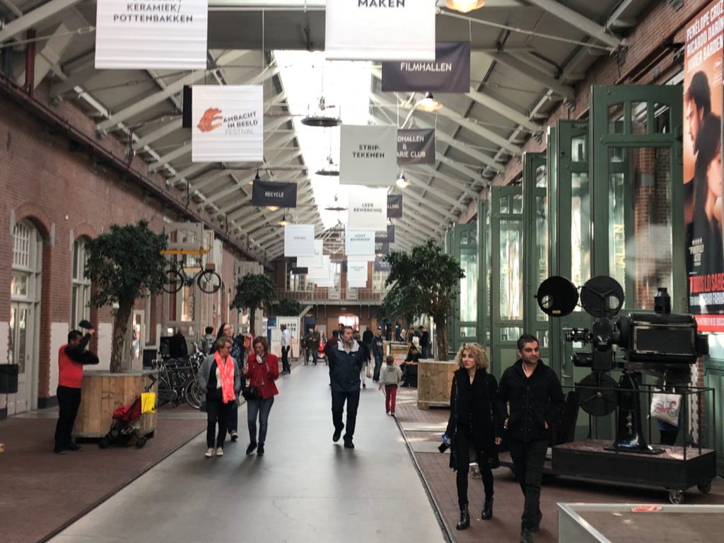 amsterdam - de hallen - central walkway